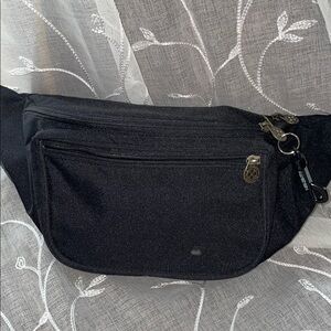 Sleek Black Belt Bag with Adjustable Straps